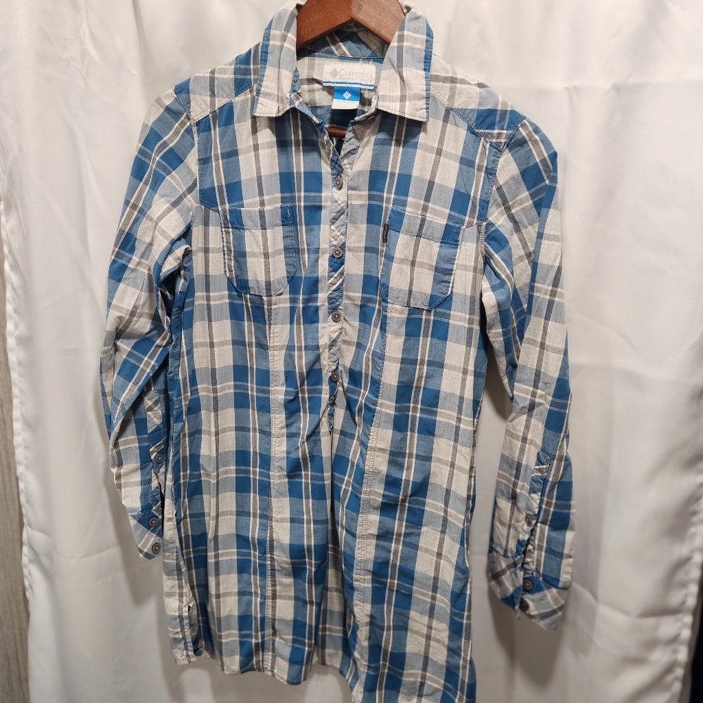 Columbia Women's Button Up Shirt Size‎ Small Plaid Blue White Long Sleeved